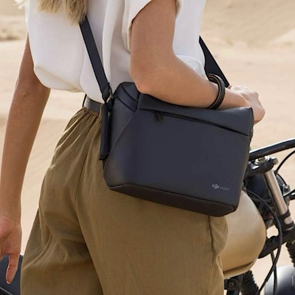 Mavic Air 2 2S DJ Drone Carry Case Shoulder Bag & STRTRC Drone Remote Sun Shade - Picture 1 of 15